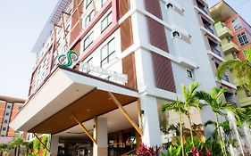 โรงแรมคริสตัล เจด